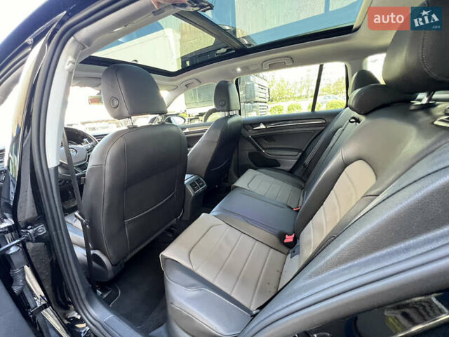 Черный Фольксваген Гольф, объемом двигателя 2 л и пробегом 213 тыс. км за 16999 $, фото 19 на Automoto.ua