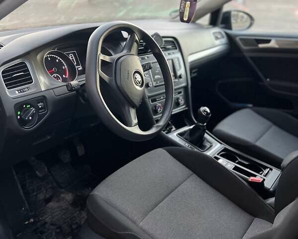 Черный Фольксваген Гольф, объемом двигателя 1.6 л и пробегом 209 тыс. км за 9600 $, фото 24 на Automoto.ua