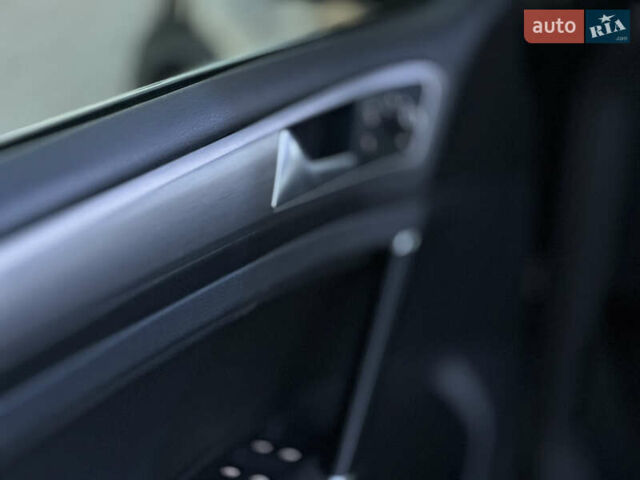 Черный Фольксваген Гольф, объемом двигателя 2 л и пробегом 153 тыс. км за 11800 $, фото 10 на Automoto.ua