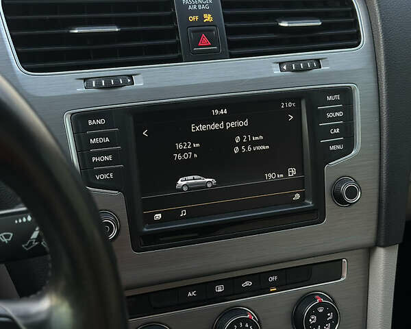 Черный Фольксваген Гольф, объемом двигателя 1.97 л и пробегом 236 тыс. км за 10500 $, фото 12 на Automoto.ua