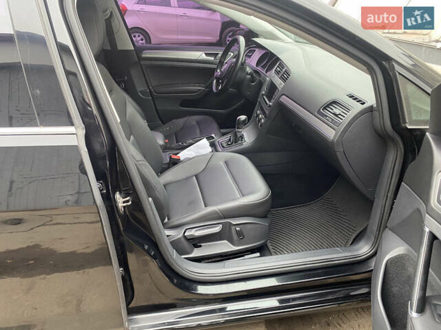 Черный Фольксваген Гольф, объемом двигателя 1.8 л и пробегом 179 тыс. км за 11200 $, фото 31 на Automoto.ua