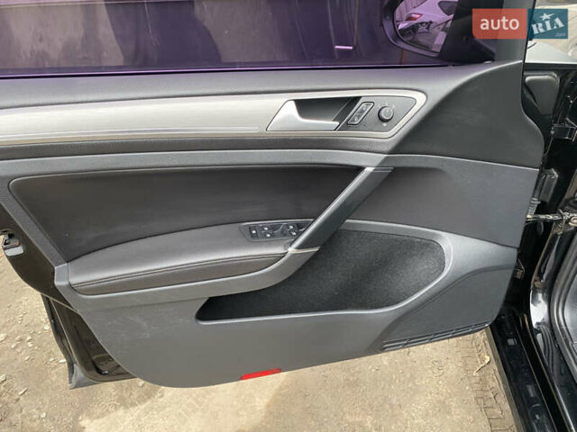 Черный Фольксваген Гольф, объемом двигателя 1.8 л и пробегом 179 тыс. км за 11200 $, фото 24 на Automoto.ua