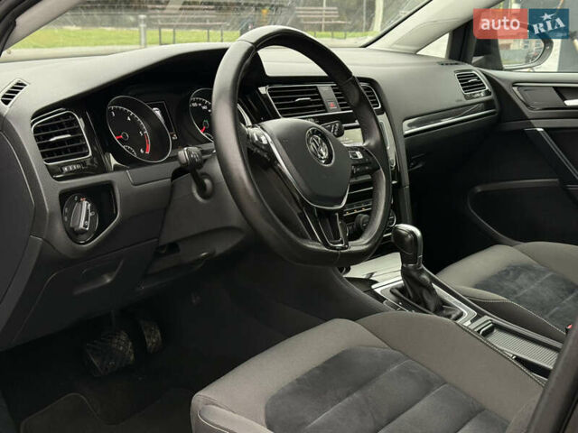 Черный Фольксваген Гольф, объемом двигателя 2 л и пробегом 242 тыс. км за 13290 $, фото 18 на Automoto.ua