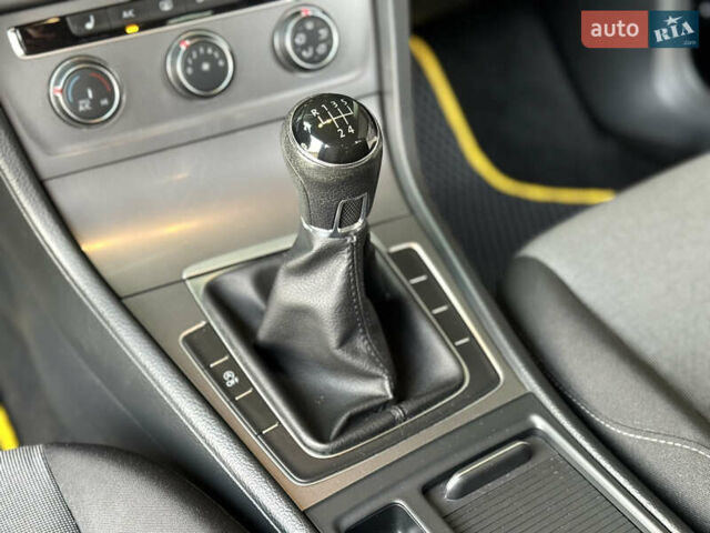 Чорний Фольксваген Гольф, об'ємом двигуна 1.6 л та пробігом 204 тис. км за 10900 $, фото 24 на Automoto.ua