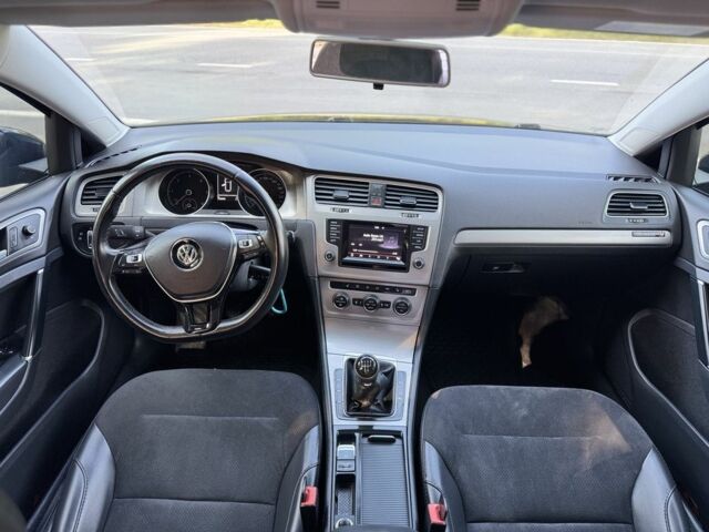 Черный Фольксваген Гольф, объемом двигателя 1.6 л и пробегом 220 тыс. км за 8800 $, фото 15 на Automoto.ua