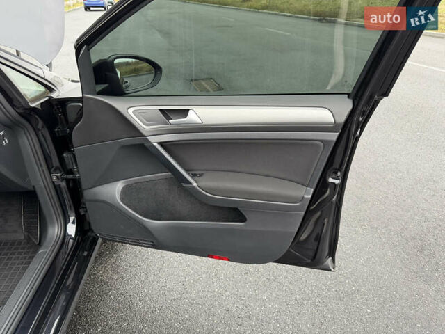 Черный Фольксваген Гольф, объемом двигателя 2 л и пробегом 159 тыс. км за 12999 $, фото 41 на Automoto.ua