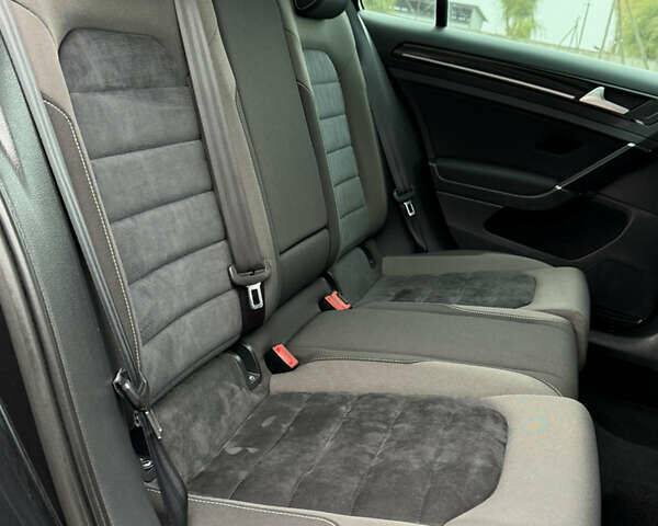 Черный Фольксваген Гольф, объемом двигателя 2 л и пробегом 242 тыс. км за 13290 $, фото 39 на Automoto.ua