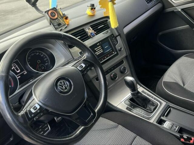 Черный Фольксваген Гольф, объемом двигателя 1.6 л и пробегом 265 тыс. км за 10500 $, фото 12 на Automoto.ua