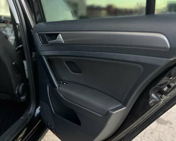 Черный Фольксваген Гольф, объемом двигателя 1.6 л и пробегом 209 тыс. км за 9600 $, фото 20 на Automoto.ua