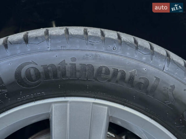 Черный Фольксваген Гольф, объемом двигателя 2 л и пробегом 248 тыс. км за 11999 $, фото 93 на Automoto.ua