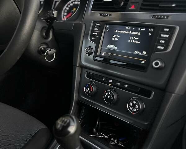 Черный Фольксваген Гольф, объемом двигателя 1.6 л и пробегом 209 тыс. км за 9600 $, фото 15 на Automoto.ua