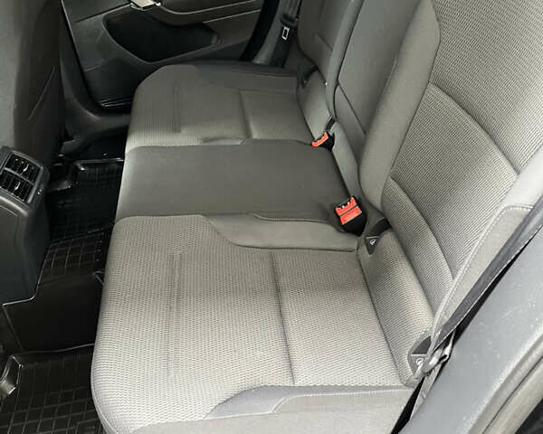 Черный Фольксваген Гольф, объемом двигателя 1.8 л и пробегом 195 тыс. км за 8999 $, фото 26 на Automoto.ua