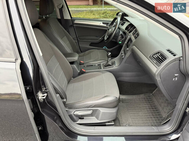 Черный Фольксваген Гольф, объемом двигателя 2 л и пробегом 159 тыс. км за 12999 $, фото 43 на Automoto.ua