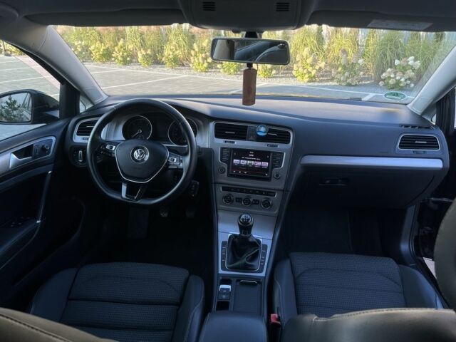 Черный Фольксваген Гольф, объемом двигателя 1.6 л и пробегом 283 тыс. км за 11500 $, фото 5 на Automoto.ua