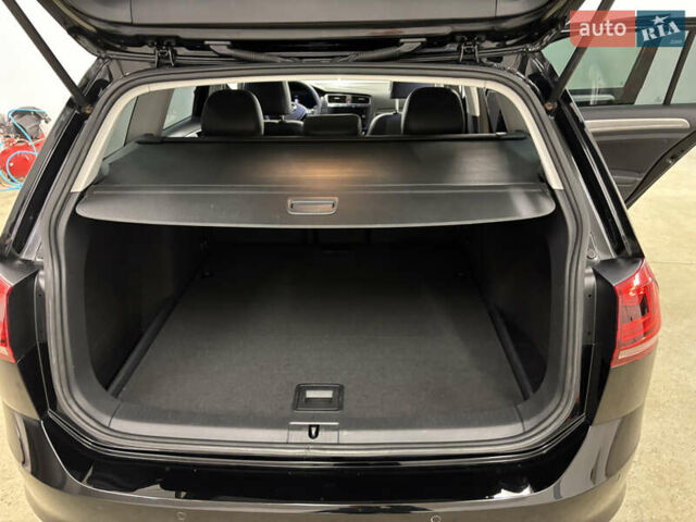 Черный Фольксваген Гольф, объемом двигателя 1.97 л и пробегом 182 тыс. км за 17743 $, фото 9 на Automoto.ua