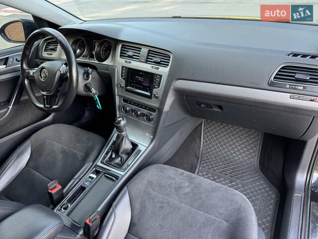 Фольксваген Гольф 2015 в Красилове на Automoto.ua Черный Фольксваген Гольф, объемом двигателя 1.6 л и пробегом 220 тыс. км за 8800 $, фото 59 на Automoto.ua