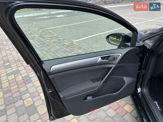Чорний Фольксваген Гольф, об'ємом двигуна 1.6 л та пробігом 268 тис. км за 10999 $, фото 19 на Automoto.ua