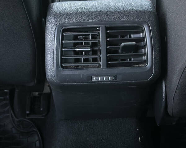 Черный Фольксваген Гольф, объемом двигателя 2 л и пробегом 153 тыс. км за 11800 $, фото 15 на Automoto.ua