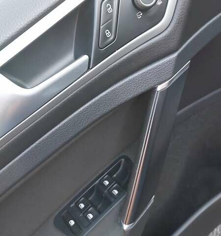 Чорний Фольксваген Гольф, об'ємом двигуна 1.6 л та пробігом 282 тис. км за 10500 $, фото 11 на Automoto.ua