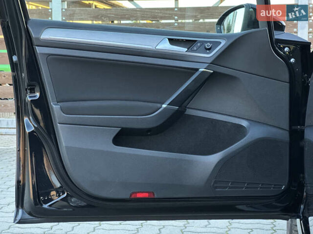 Черный Фольксваген Гольф, объемом двигателя 2 л и пробегом 248 тыс. км за 11999 $, фото 45 на Automoto.ua