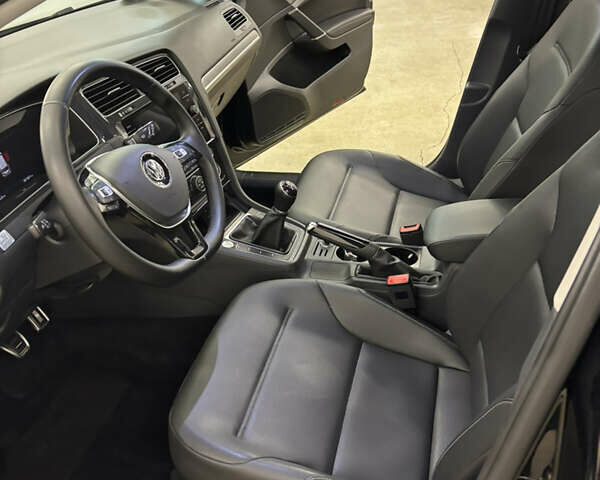 Черный Фольксваген Гольф, объемом двигателя 1.97 л и пробегом 182 тыс. км за 17743 $, фото 15 на Automoto.ua