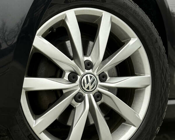 Черный Фольксваген Гольф, объемом двигателя 2 л и пробегом 242 тыс. км за 13290 $, фото 7 на Automoto.ua