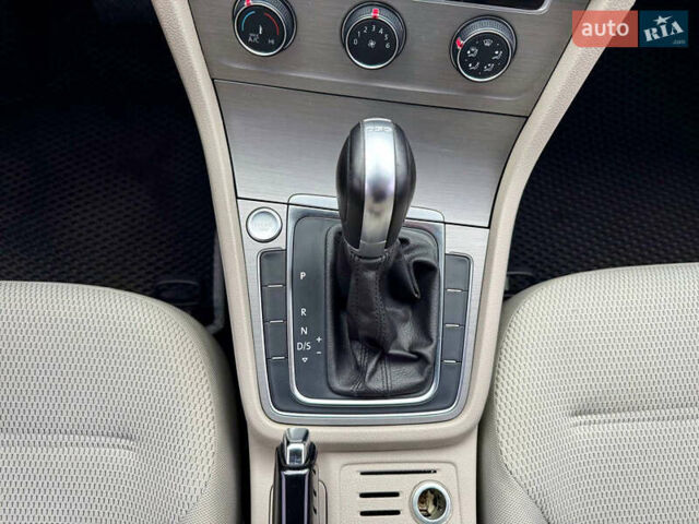 Черный Фольксваген Гольф, объемом двигателя 2 л и пробегом 220 тыс. км за 9950 $, фото 28 на Automoto.ua