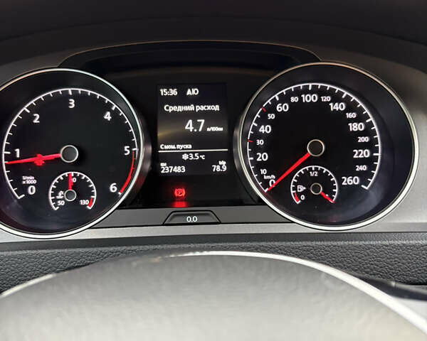 Черный Фольксваген Гольф, объемом двигателя 1.6 л и пробегом 238 тыс. км за 10800 $, фото 12 на Automoto.ua