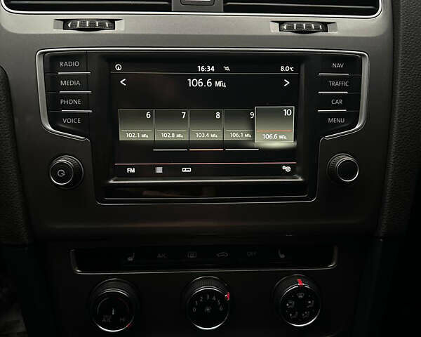 Черный Фольксваген Гольф, объемом двигателя 1.6 л и пробегом 285 тыс. км за 10350 $, фото 18 на Automoto.ua