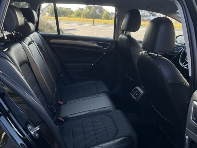 Черный Фольксваген Гольф, объемом двигателя 1.6 л и пробегом 283 тыс. км за 11500 $, фото 9 на Automoto.ua