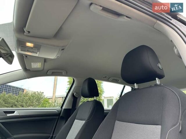 Чорний Фольксваген Гольф, об'ємом двигуна 1.6 л та пробігом 268 тис. км за 10999 $, фото 45 на Automoto.ua