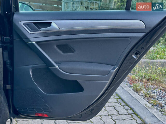 Черный Фольксваген Гольф, объемом двигателя 2 л и пробегом 248 тыс. км за 11999 $, фото 75 на Automoto.ua