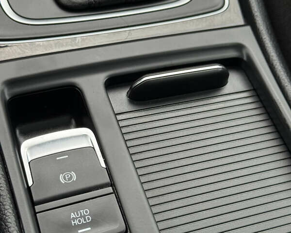 Черный Фольксваген Гольф, объемом двигателя 2 л и пробегом 242 тыс. км за 13290 $, фото 61 на Automoto.ua