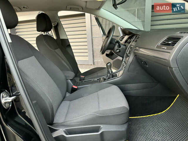 Чорний Фольксваген Гольф, об'ємом двигуна 1.6 л та пробігом 204 тис. км за 10900 $, фото 14 на Automoto.ua