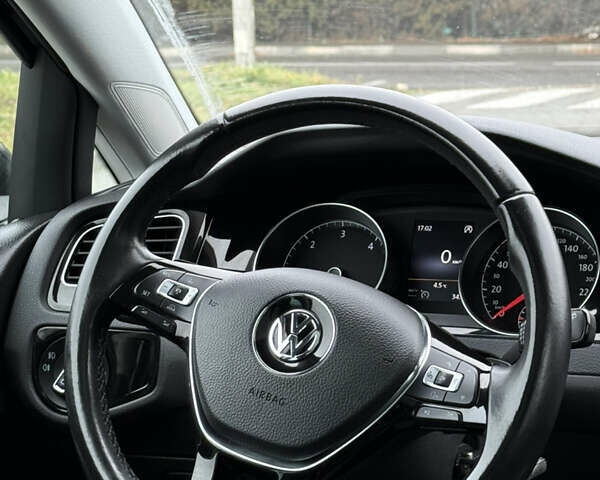 Черный Фольксваген Гольф, объемом двигателя 2 л и пробегом 242 тыс. км за 13290 $, фото 25 на Automoto.ua