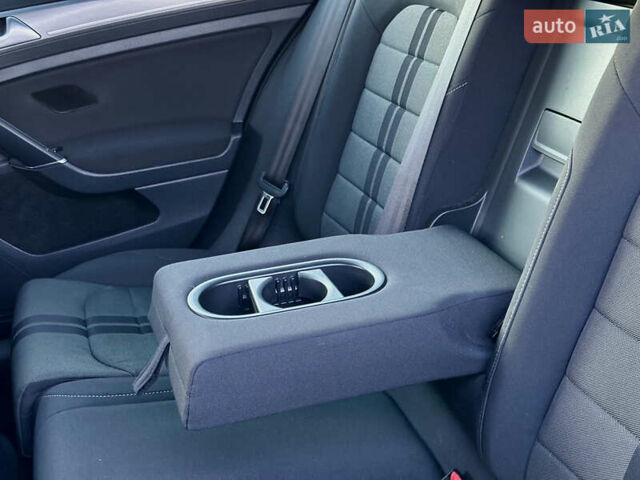 Черный Фольксваген Гольф, объемом двигателя 2 л и пробегом 248 тыс. км за 11999 $, фото 70 на Automoto.ua