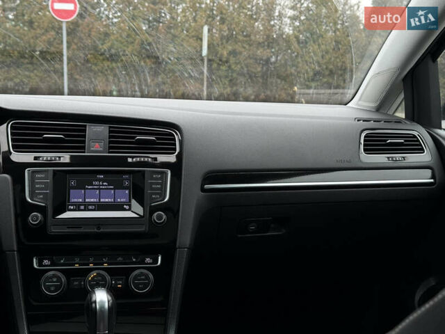 Черный Фольксваген Гольф, объемом двигателя 2 л и пробегом 242 тыс. км за 13290 $, фото 32 на Automoto.ua