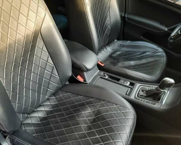 Черный Фольксваген Гольф, объемом двигателя 1.6 л и пробегом 253 тыс. км за 11950 $, фото 10 на Automoto.ua