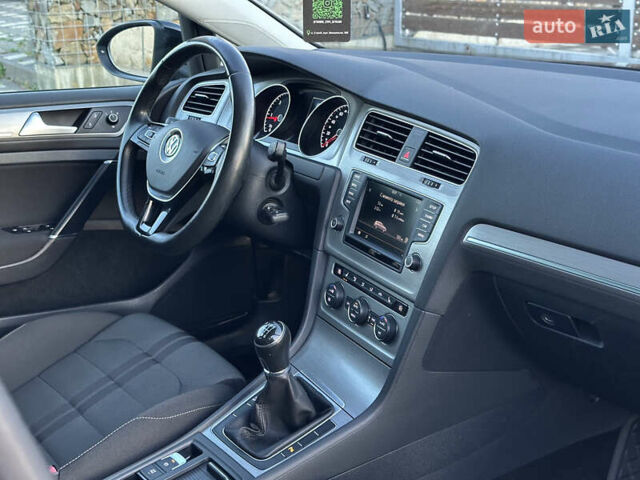 Черный Фольксваген Гольф, объемом двигателя 2 л и пробегом 248 тыс. км за 11999 $, фото 86 на Automoto.ua