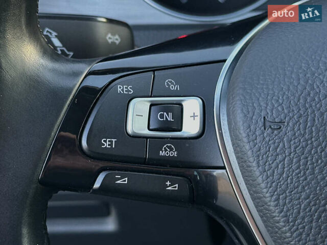 Черный Фольксваген Гольф, объемом двигателя 2 л и пробегом 248 тыс. км за 11999 $, фото 54 на Automoto.ua