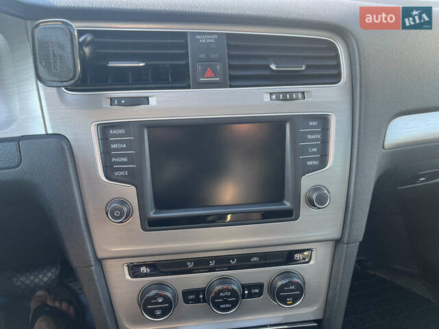 Фольксваген Гольф 2015 у Вінниці на Automoto.ua Чорний Фольксваген Гольф, об'ємом двигуна 1 л та пробігом 146 тис. км за 12500 $, фото 6 на Automoto.ua