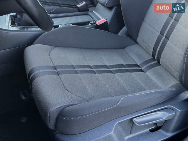 Черный Фольксваген Гольф, объемом двигателя 2 л и пробегом 248 тыс. км за 11999 $, фото 52 на Automoto.ua