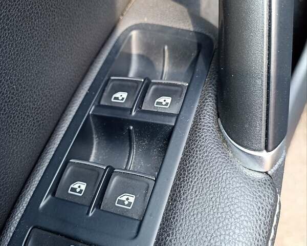 Чорний Фольксваген Гольф, об'ємом двигуна 1.97 л та пробігом 321 тис. км за 13200 $, фото 26 на Automoto.ua