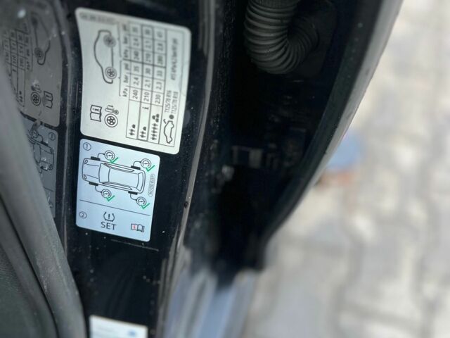 Черный Фольксваген Гольф, объемом двигателя 1.6 л и пробегом 209 тыс. км за 9600 $, фото 15 на Automoto.ua