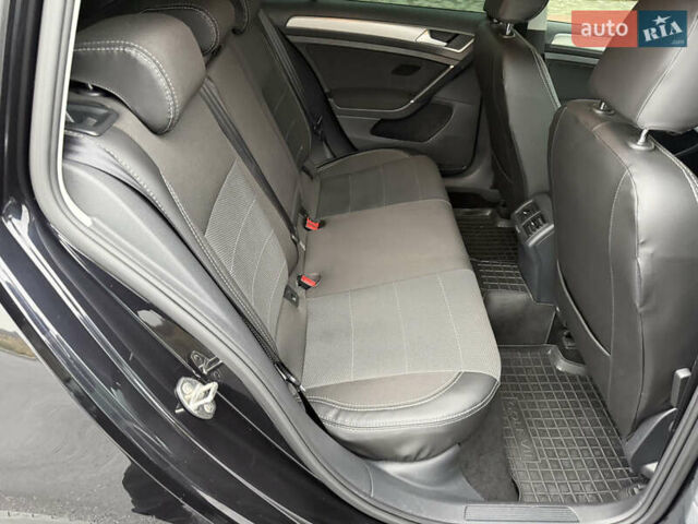 Черный Фольксваген Гольф, объемом двигателя 2 л и пробегом 159 тыс. км за 12999 $, фото 42 на Automoto.ua