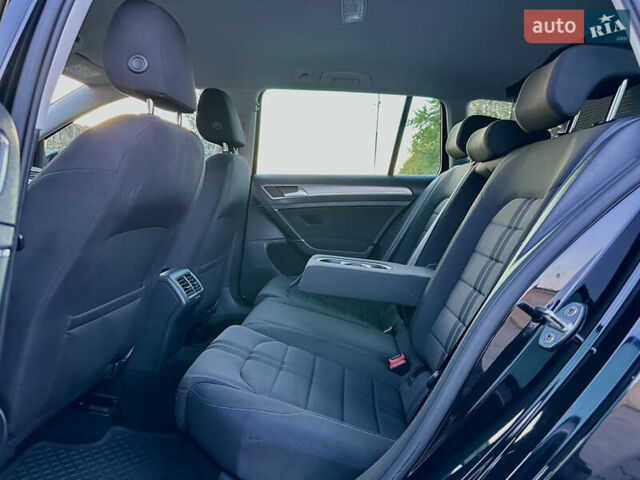 Черный Фольксваген Гольф, объемом двигателя 2 л и пробегом 248 тыс. км за 11999 $, фото 68 на Automoto.ua