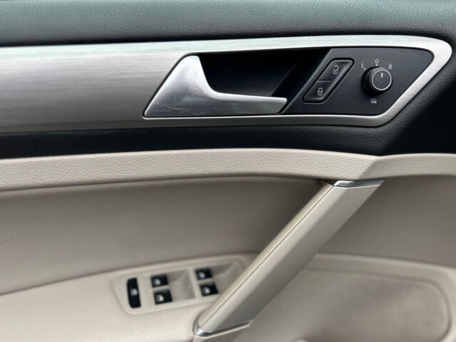 Черный Фольксваген Гольф, объемом двигателя 2 л и пробегом 108 тыс. км за 13000 $, фото 7 на Automoto.ua