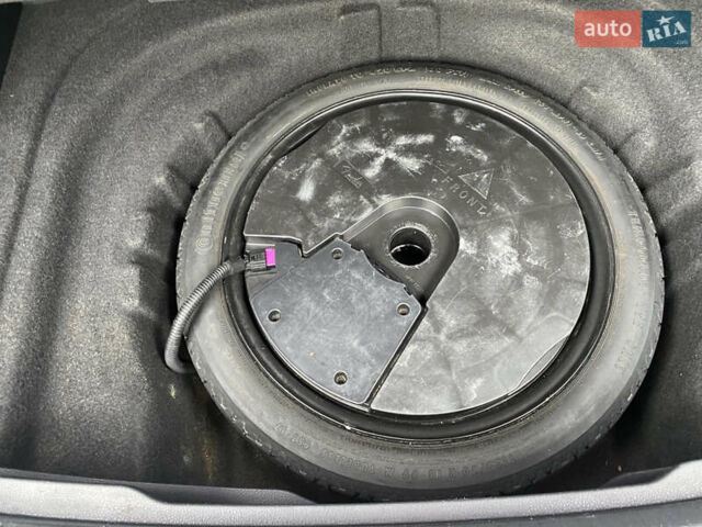 Черный Фольксваген Гольф, объемом двигателя 1.8 л и пробегом 179 тыс. км за 11200 $, фото 28 на Automoto.ua