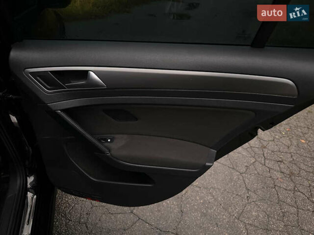 Черный Фольксваген Гольф, объемом двигателя 1.6 л и пробегом 285 тыс. км за 10350 $, фото 23 на Automoto.ua