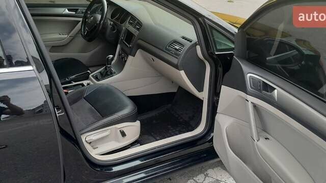 Черный Фольксваген Гольф, объемом двигателя 1.97 л и пробегом 192 тыс. км за 13500 $, фото 16 на Automoto.ua